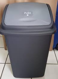 Basurero C/Tapa 63Lt Mb Ref.061